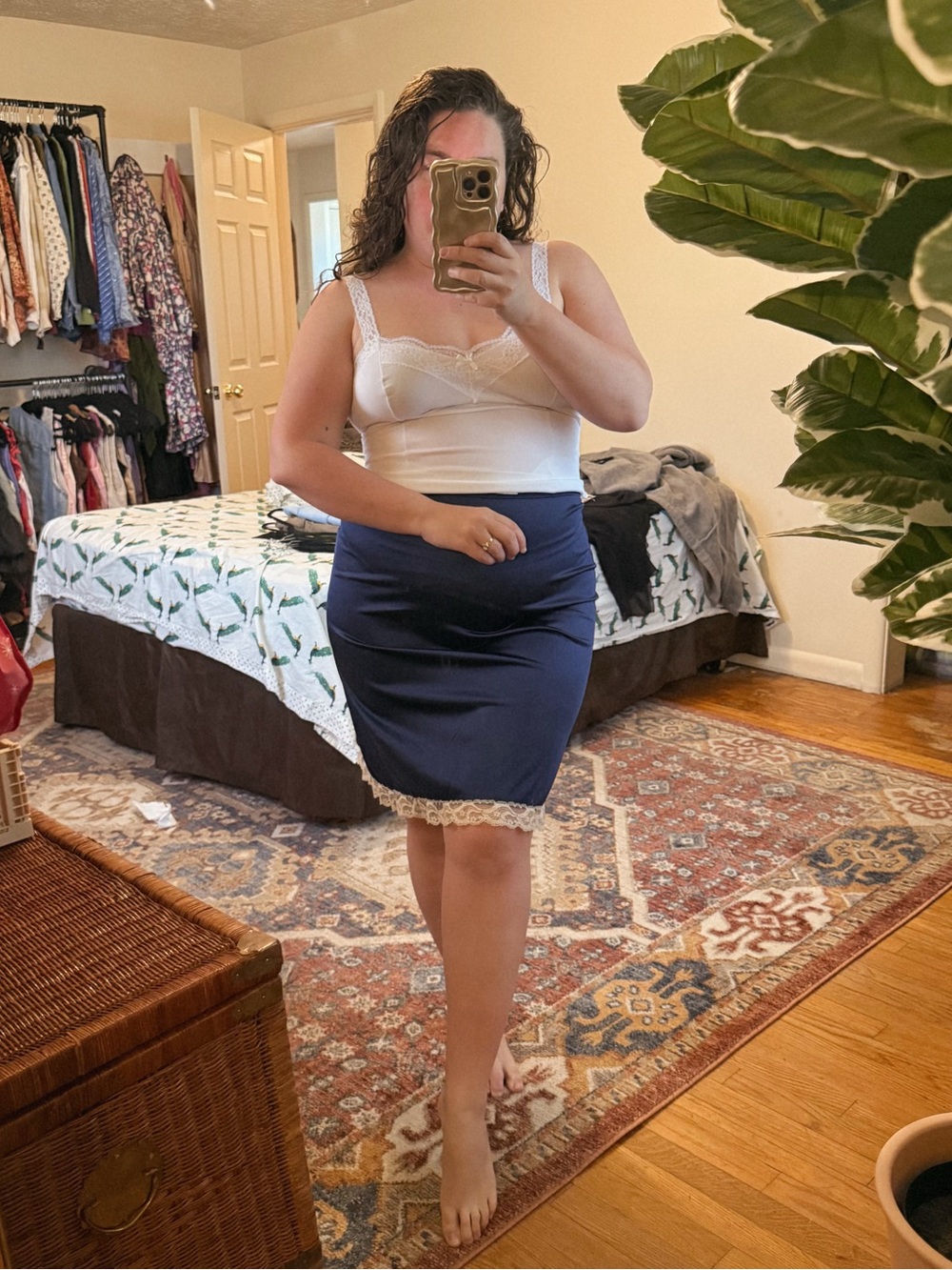 Vintage Vanity Fair navy blue lace lip dress